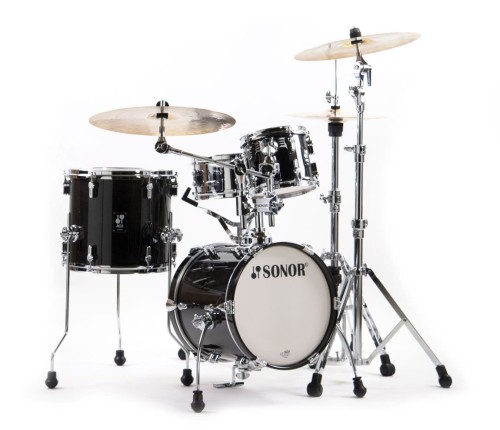 AQ2-Martini-Set-Trans-Stain-Black-1.jpg